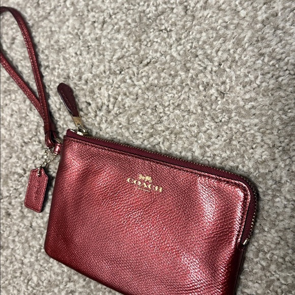 Red metallic Coach wristlet with zipper closure + bag tag attached - Picture 8 of 9